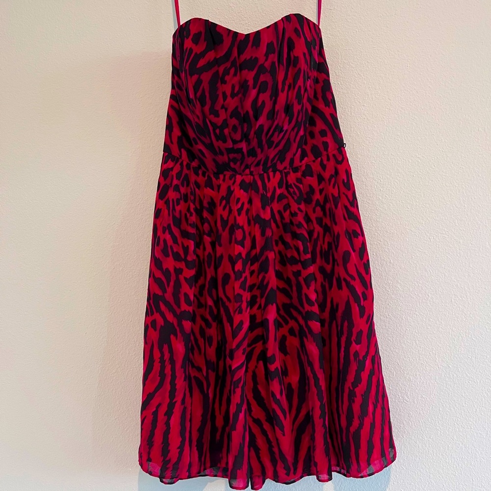 WHBM Sweetheart neck strapless red and black dress size 6